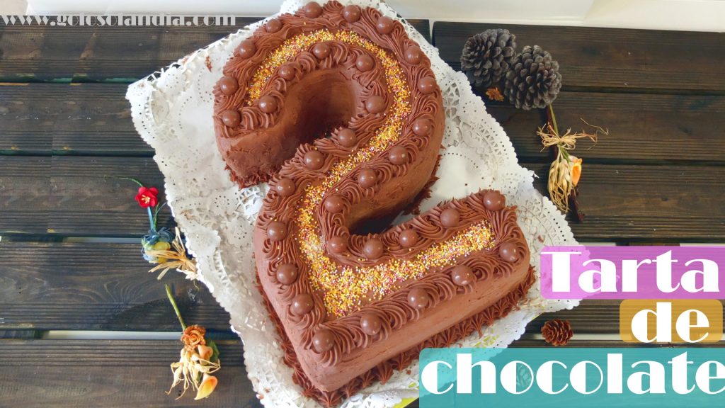 Tarta de chocolate para cumpleaños forma de número 2